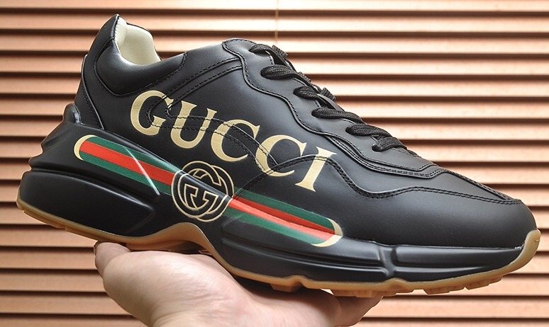 Gucci Logo Stripe Low-Top Sneakers